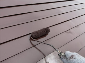 那須塩原市における屋根塗装の上塗り写真