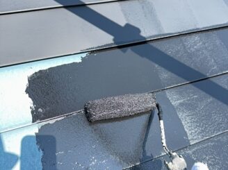 那須塩原市における屋根塗装・外壁塗装の屋根下塗り