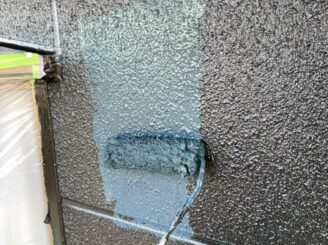 那須塩原市の外壁塗装における外壁の上塗り