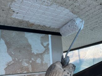 那須塩原市の屋根外壁塗装における付帯部塗装の様子