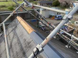 那須塩原市おける屋根塗装の板金施工写真