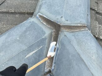 矢板市で行った屋根塗装における板金下地処理