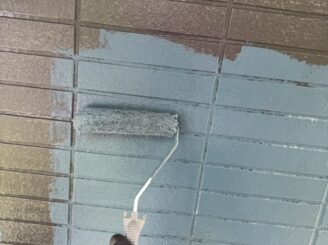 那須町で行った外壁塗装における上塗り