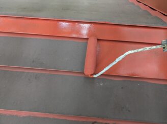 那須町で行った屋根塗装における下塗り